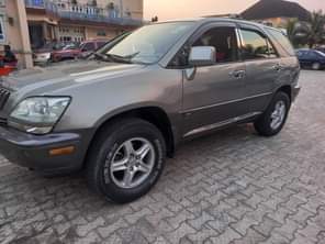 A picture of 2003 lexus rx300 Belgium grade with custom duty all component