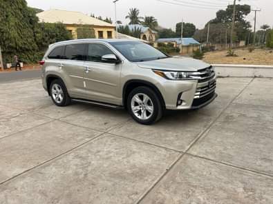 A picture of BIG MEN DEALZ FOREIGN USED TOYOTA HIGHLANDER LIMITED YEAR 2014
