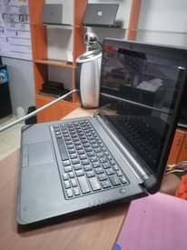A picture of DELL latitude i3 Touchscreen at 500 000