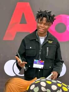 A picture of Happy birthday to me oga Amos And I am here