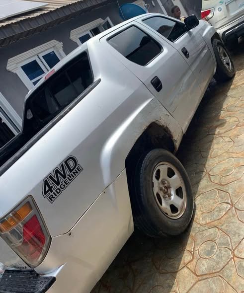A picture of HONDA RIDGELINE 2008