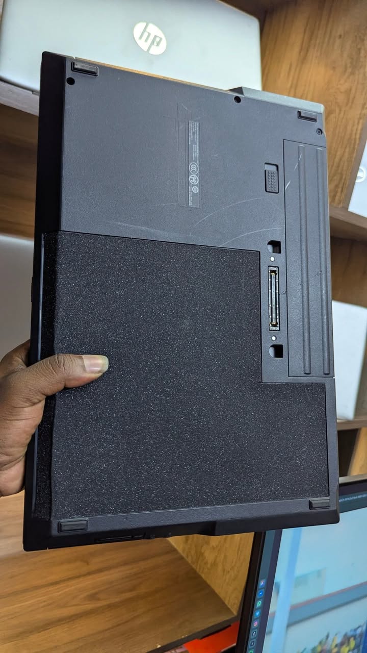 A picture of Dell Core 3 Ram 4gb Hdd 500gb Chaji masaa 3