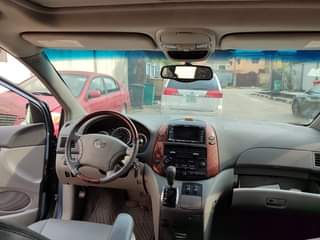 A picture of 2005 Toyota sienna xle