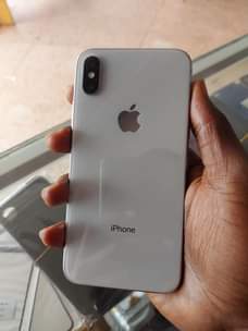 A picture of IPhone XS