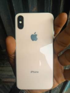 A picture of IPhone X Call 09138614032