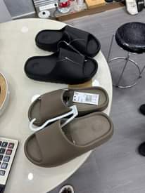A picture of Crocs at 80K