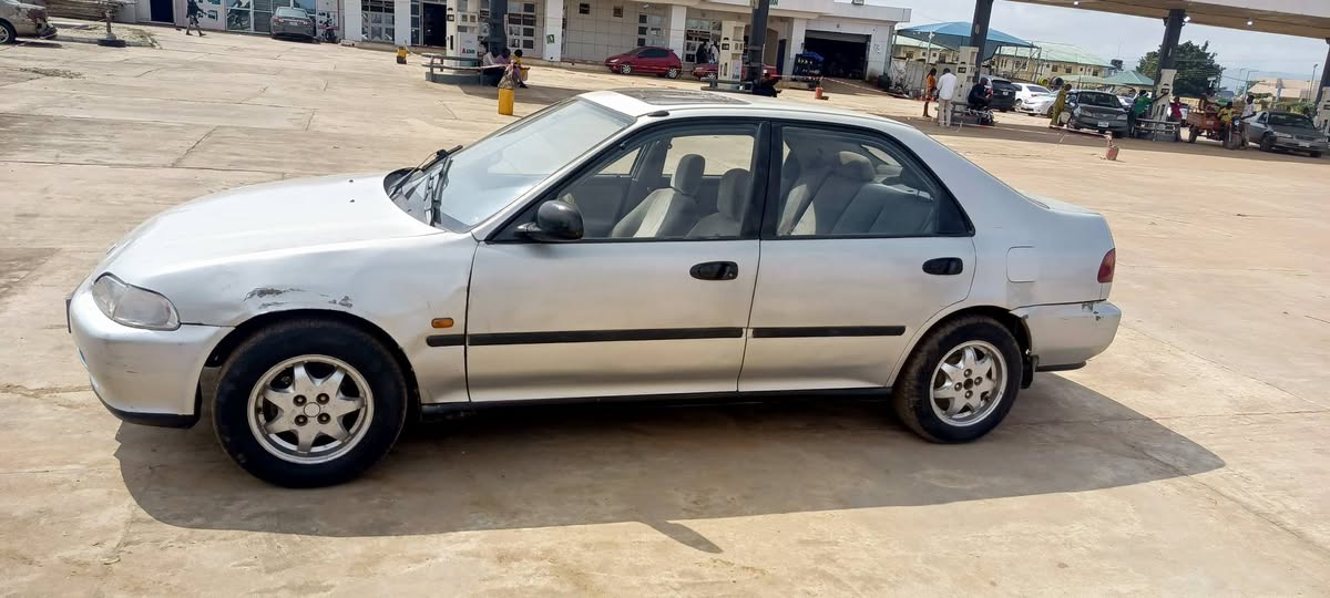 A picture of HONDA CIVIC 2001