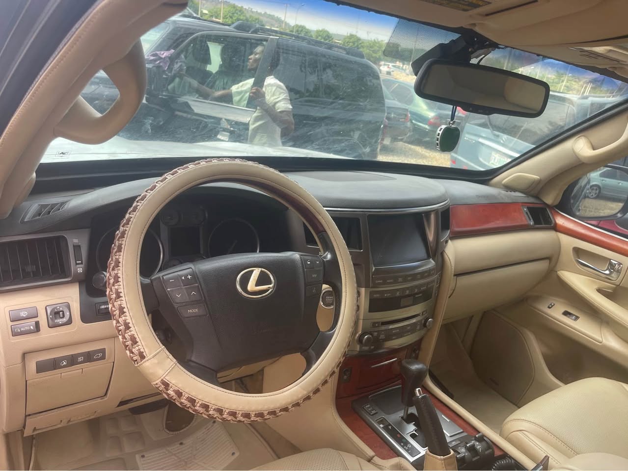A picture of Armored Lexus LX570 2010