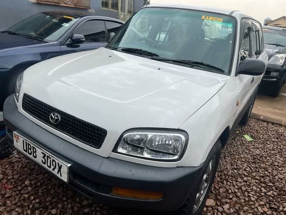 A picture of Rav4 2000 for sale 19millions call 0755622807