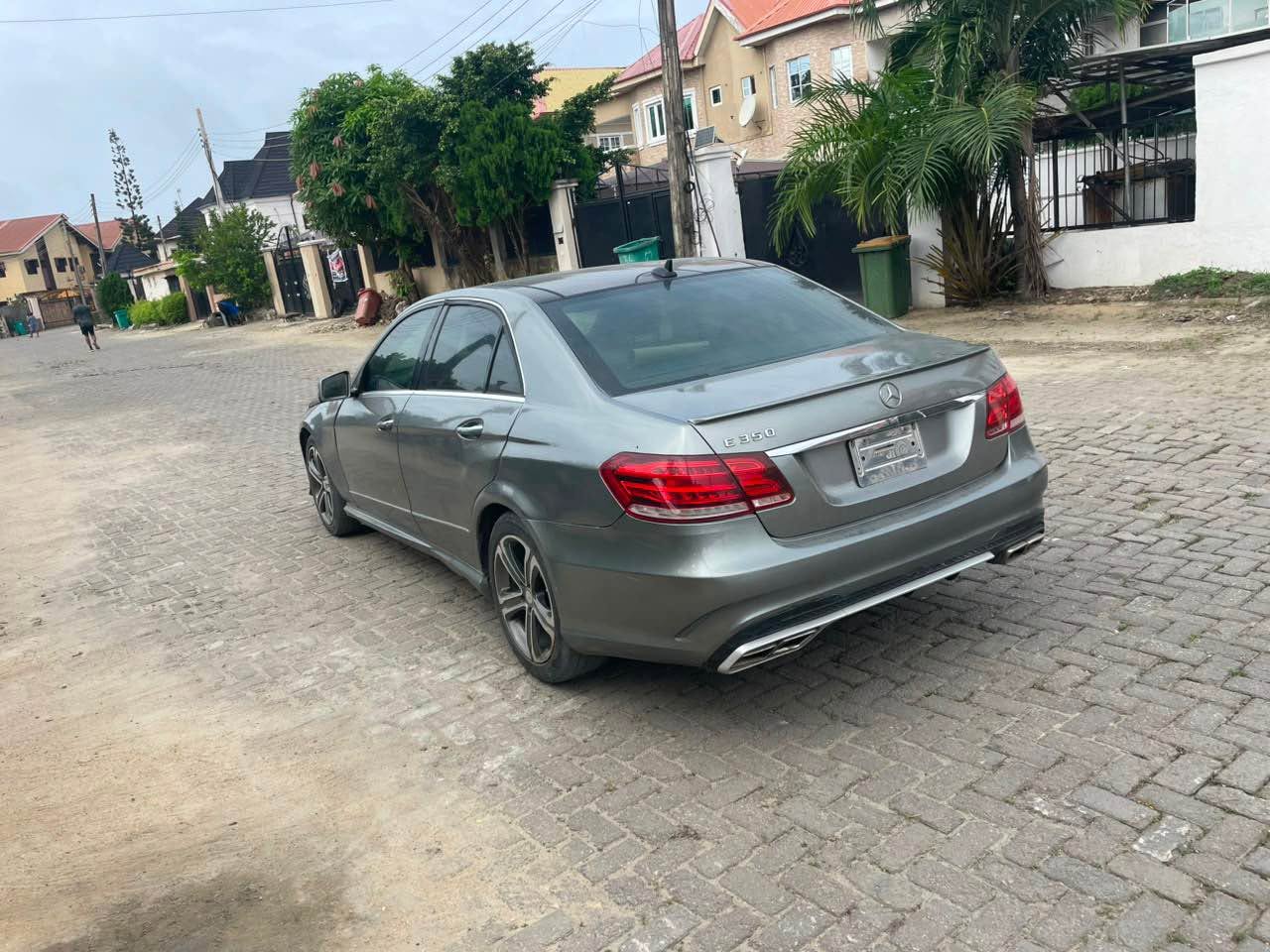 A picture of Mercedes Benz E350 2012