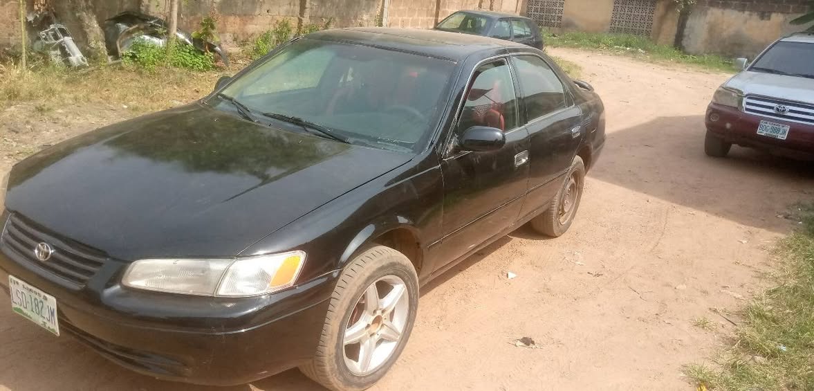 A picture of Toyota Camry Pencil Painted on first body 4plugs Engine Aoto