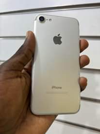 A picture of iPhone 7 32gb fingerprint working clean like new call or
