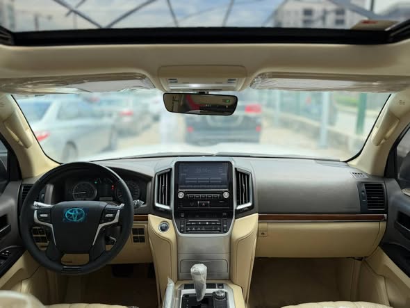 A picture of Foreign used 2018 Toyota Land cruiser GXR