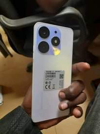 A picture of Spark 10 pro