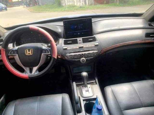 A picture of Honda Crosstour 2010 model