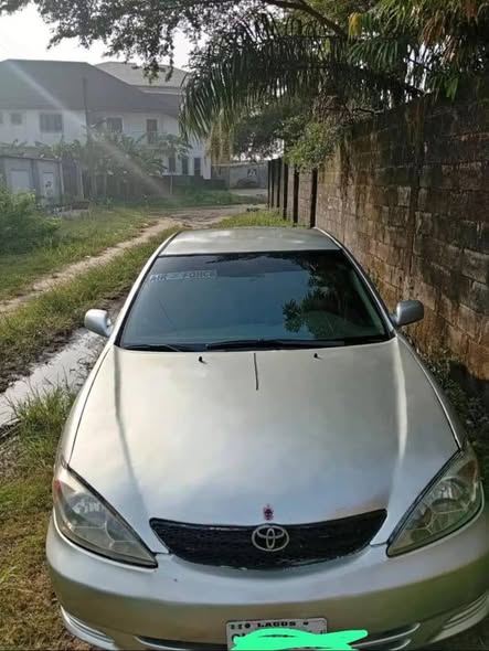 A picture of 2004 Toyota Camry