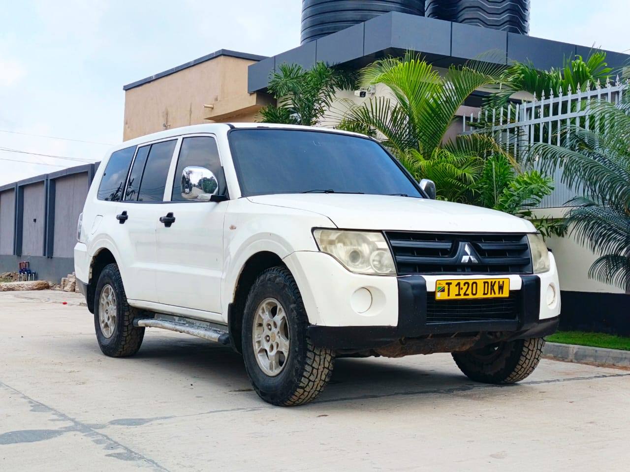 A picture of MISTUBISH PAJERO YEAR 2009 CC2800 2WD 4WD ENGINE 4M40 DIESEL