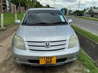 A picture of 2003 TOYOTA IST OLD MODEL Automatic