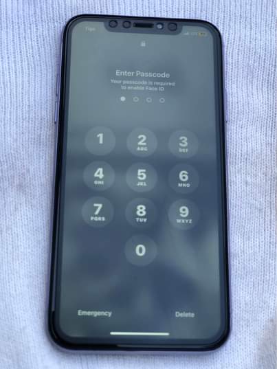 A picture of I phone 11 Plain