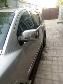 A picture of 2005 infiniti QX56