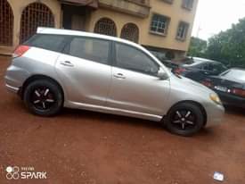 A picture of 2004 Toyota matrix