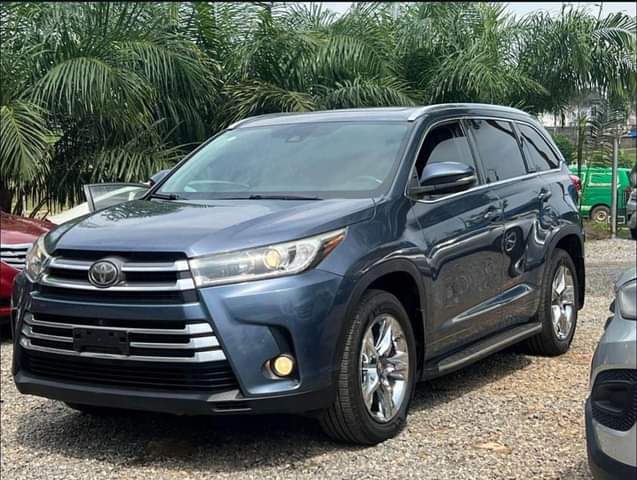 A picture of 2018 HIGHLANDER LIMITED FULLEST OPTION