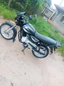 A picture of boxer bm125 inauzwa bei 1 550 000 full document maongezi