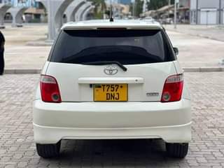 A picture of 2006 TOYOTA IST