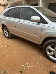 A picture of Rx330 Everything is working Pls come with ur best mechanic