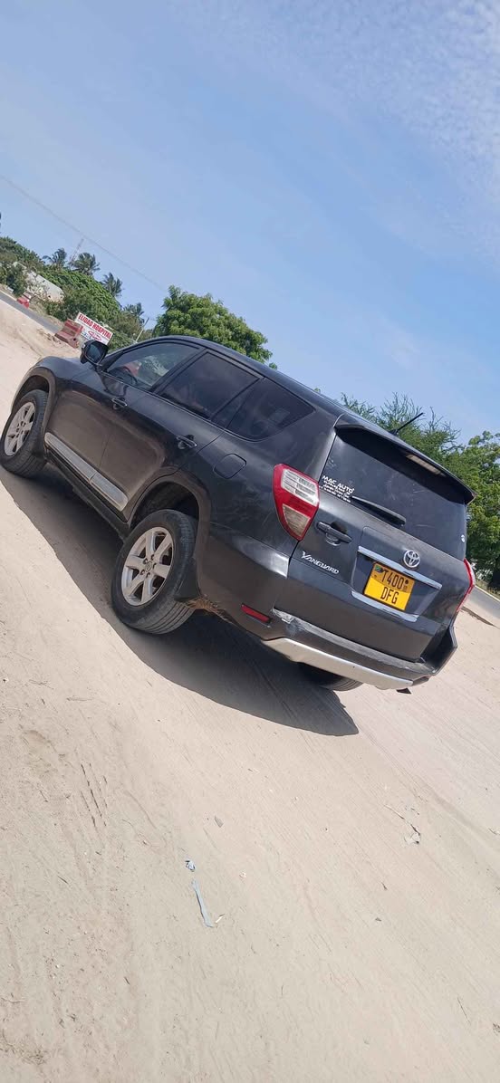 A picture of TOYOTA VANGURD ENGINE NDOGO FULL A C FULL DOCUMENTS HAINA