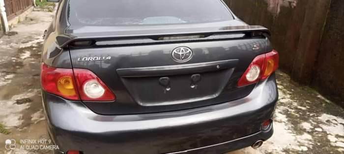 A picture of TOYOTA COROLLA 2010