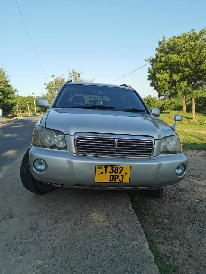 A picture of TOYOTA KLUGER