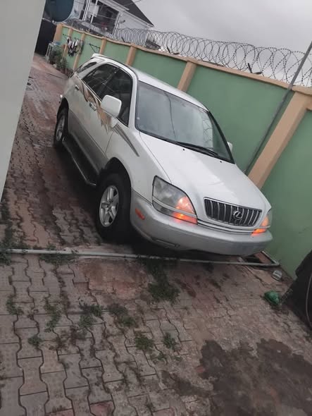 A picture of Lexus Rx 300 Toks standard Registered