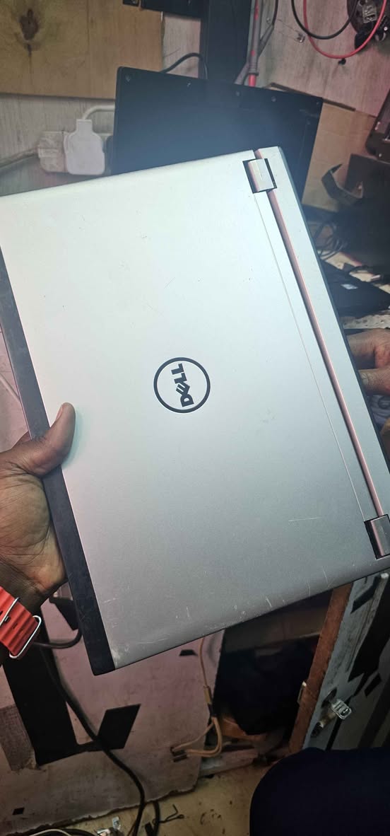 A picture of Used dell laptop