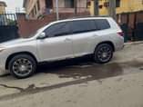 A picture of 2009 Toyota highlander neatly used buy and drive notin to