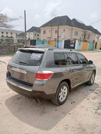 A picture of 013 direct Toyota Highlander