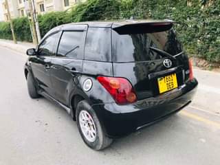 A picture of TOYOTA IST