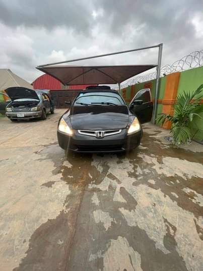 A picture of 2005 HONDA 2005 ACCORD