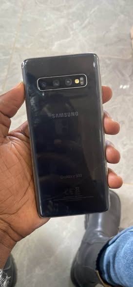 A picture of Samsung S10