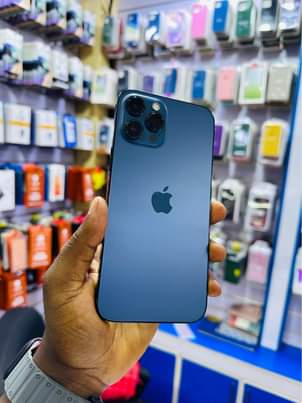 A picture of Iphone 12pro max