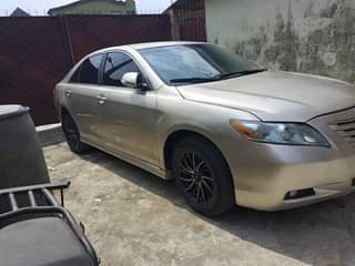 A picture of Destres Toyota Camry 2009 untouched engine with good gear chilling
