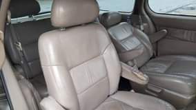A picture of 2002 Sienna