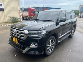 A picture of Toyota Landcruiser 200 Series 0717022737...owner... mmilik Engine 4 660 cc