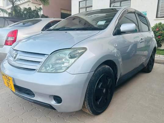 A picture of TOYOTA I S T 0672847429 WhatsApp
