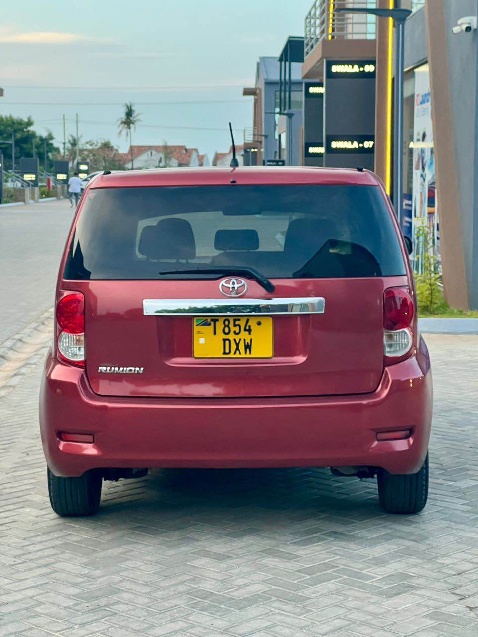 A picture of TOYOTA RUMION NZURI SANA BEI MILION 13 5 Full AC