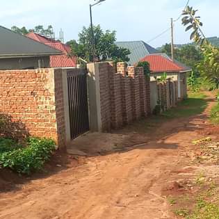 A picture of  READY TITLED Plot 50x100ft title On quick sale Located