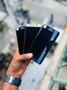 A picture of Samsung s6 edge 