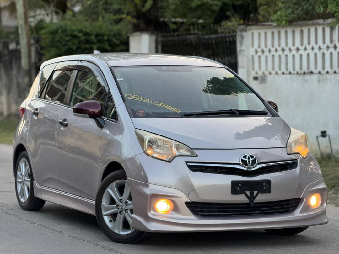 A picture of TOYOTA RACTIS NEW MODEL CHASESS PIGA 255 714 550 592