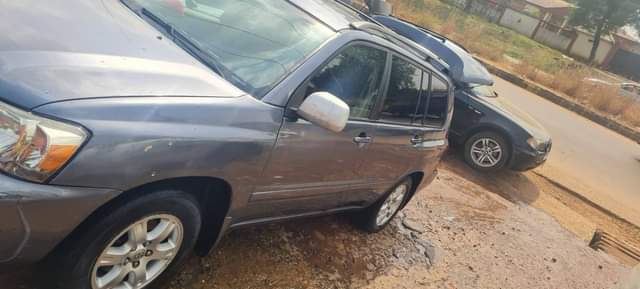 A picture of Toyota hylander Everything is working Owerri imo state No single