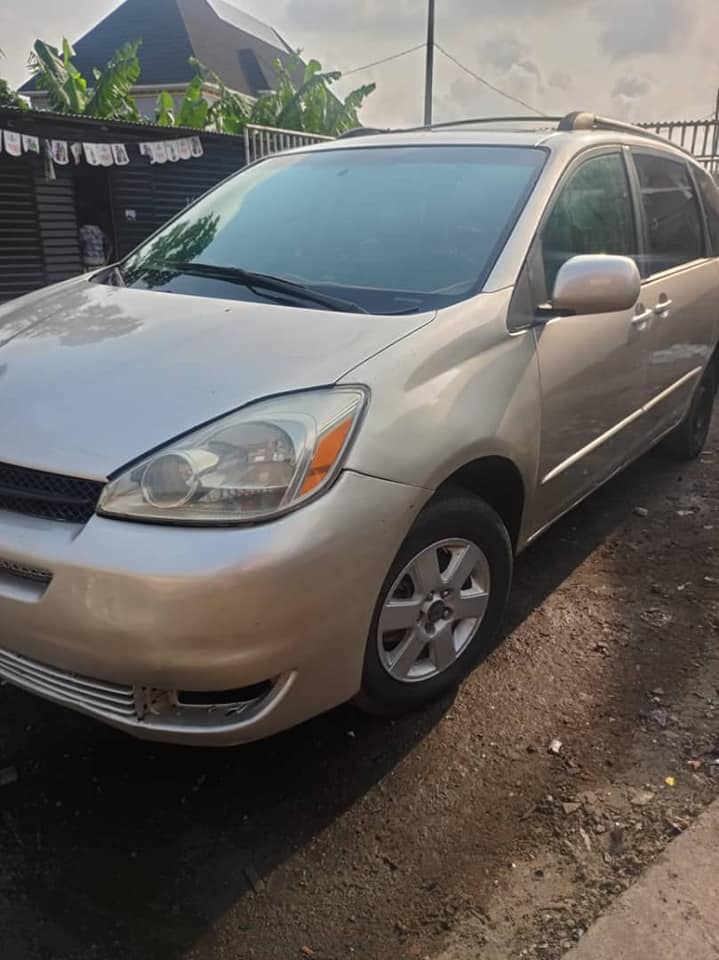 A picture of Sienna 08064016002